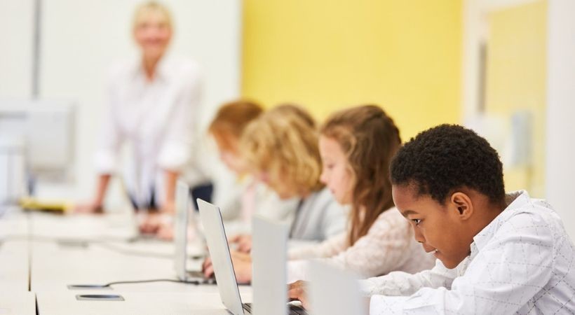 Novas mídias e tecnologias no Ensino