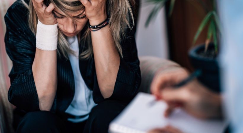 TCC em questões de traumas e estressores